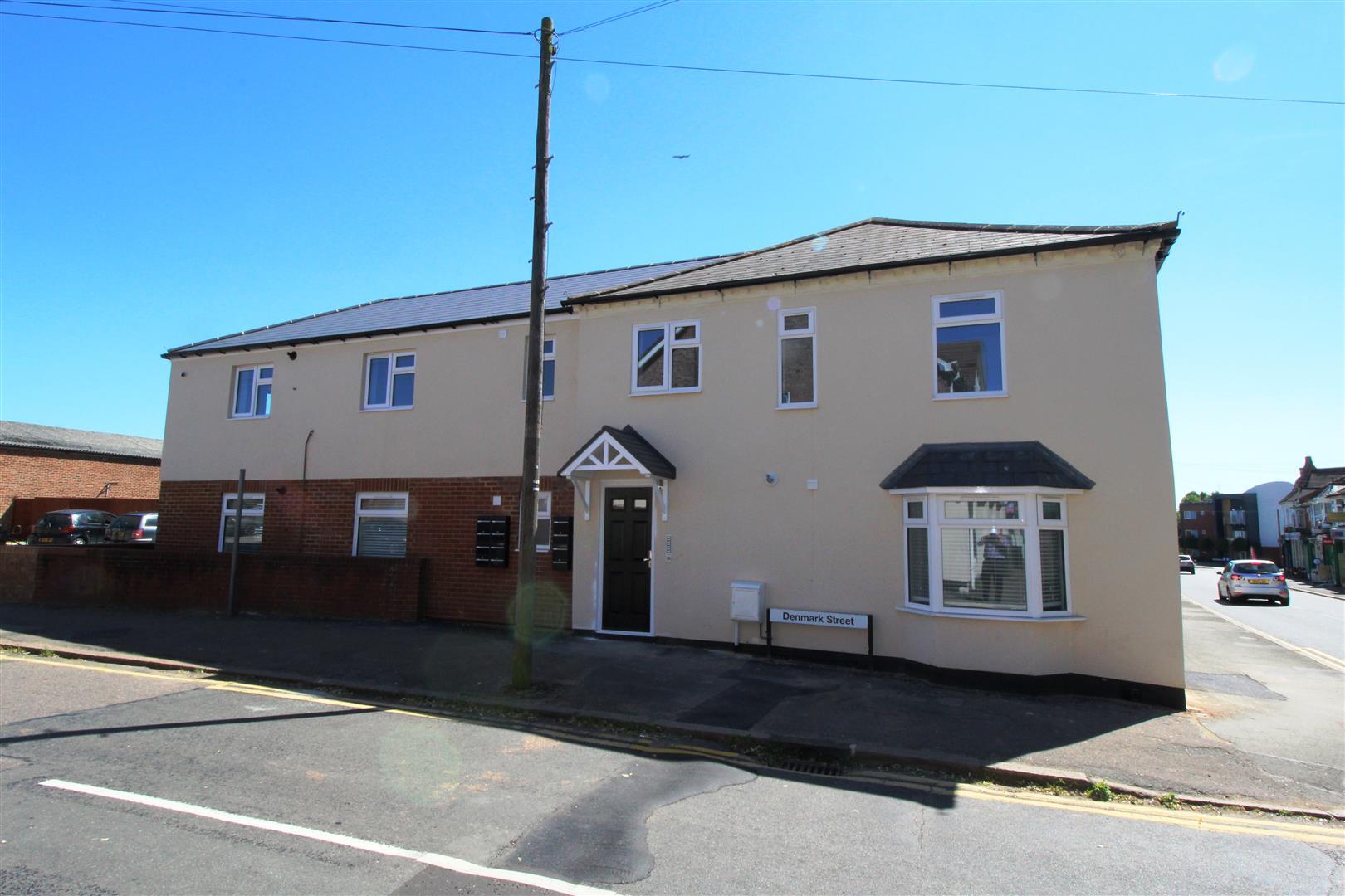 The Property: <br/><br/>A Stunning development of 6 apartments. Outside there is a communal car park for residents that allows a parking bay for each apartment. This one bedroom apartment is located on the ground floor and comes with white goods and benef